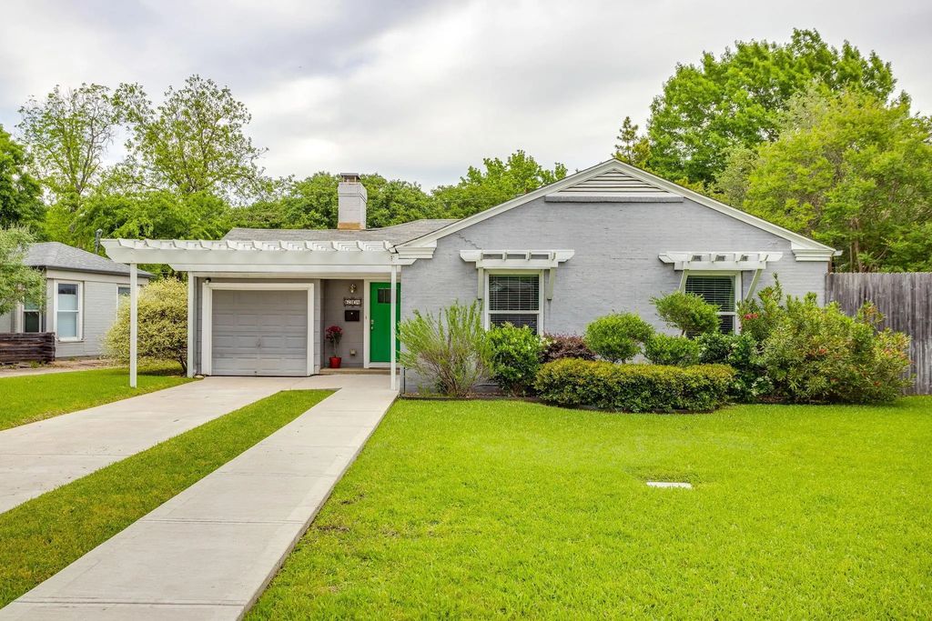 6304 Locke Avenue, Fort Worth