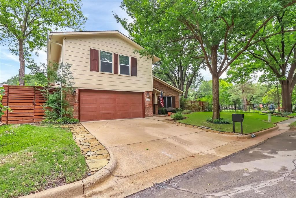 15735 Covewood Circle, Dallas