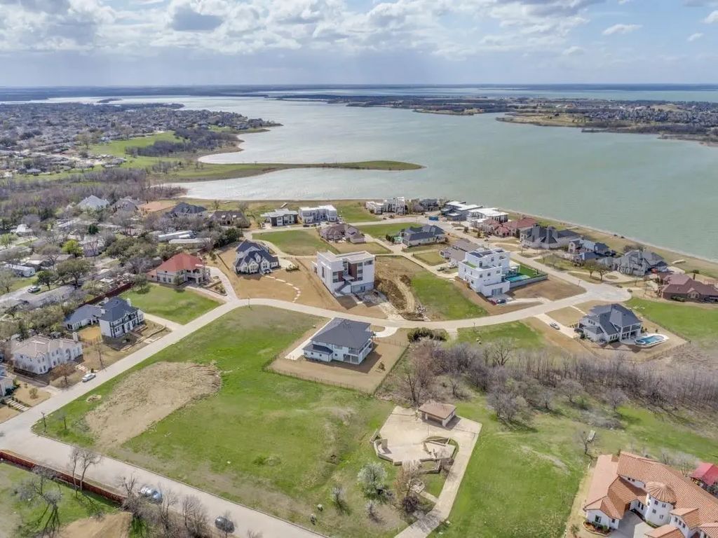 7413 Waters Edge Court, The Colony