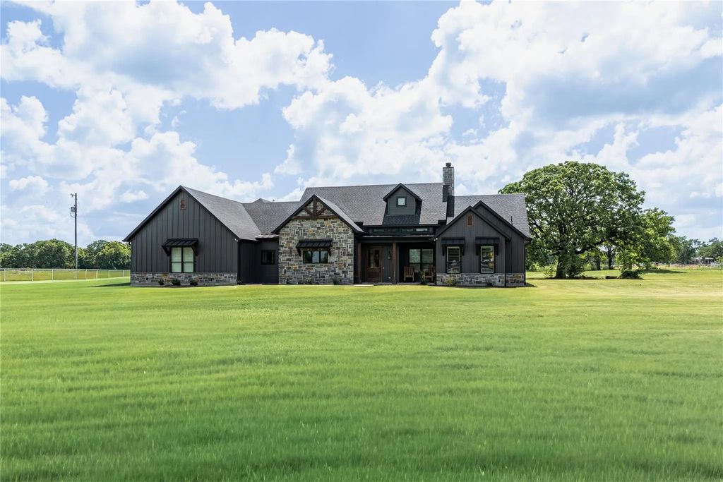 2667 Vz County Road 3208, Wills Point