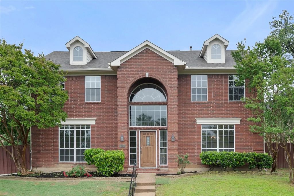 6320 Lake Bluff Drive, Dallas