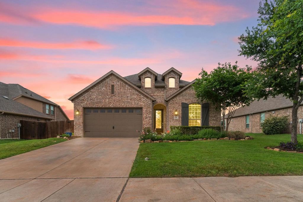 346 Windsor Street, Waxahachie