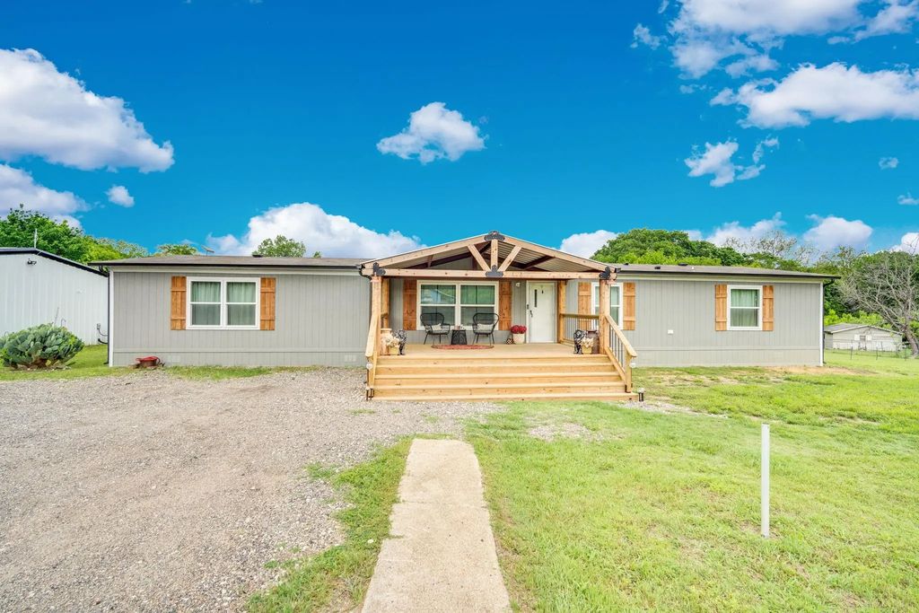 370 Parker Road, Palmer