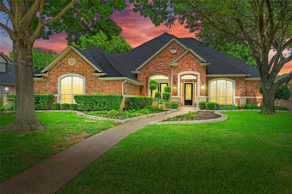 912 Walnut Falls Circle, Mansfield