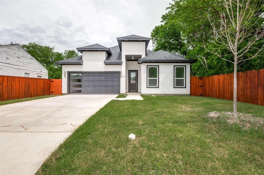 205 Fairview Street, Waxahachie