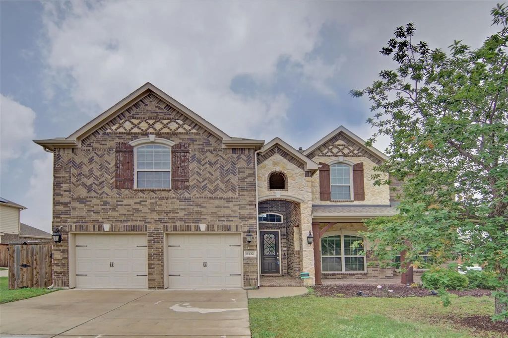 6132 Falls Lake Road, Fort Worth