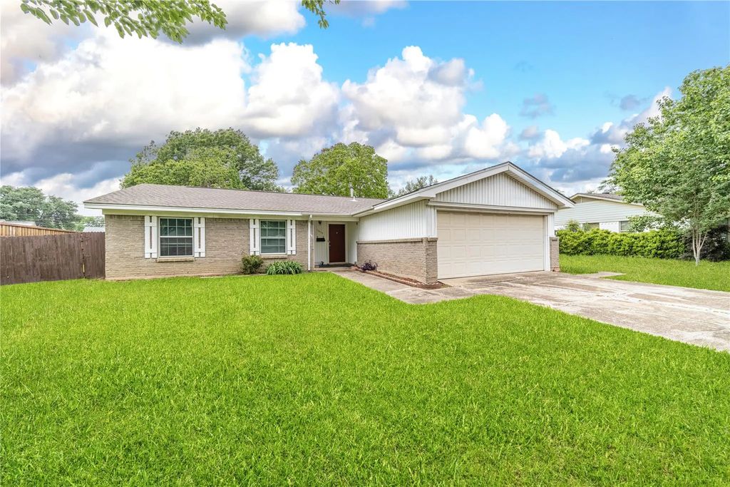 13515 Charcoal Lane, Farmers Branch