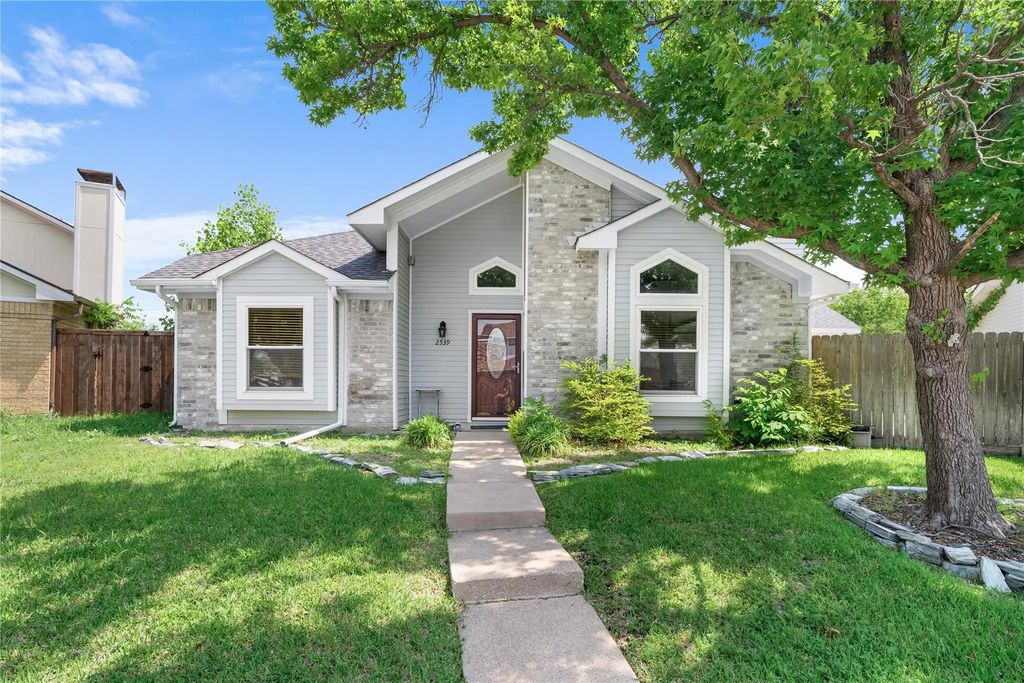 2539 Melissa Lane, Carrollton