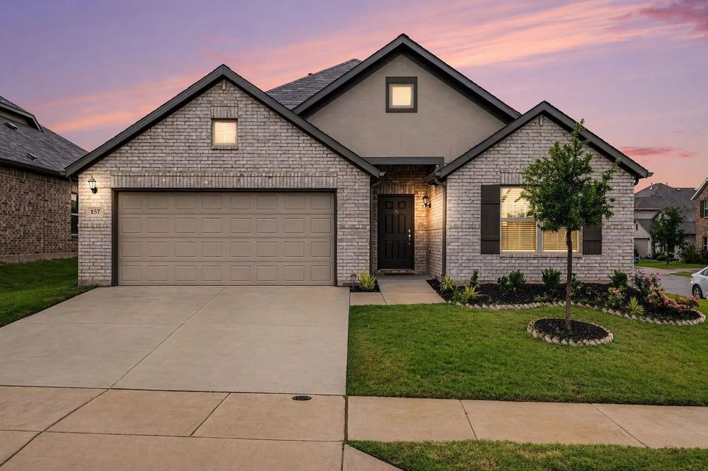 157 Greenback Trail, Fort Worth
