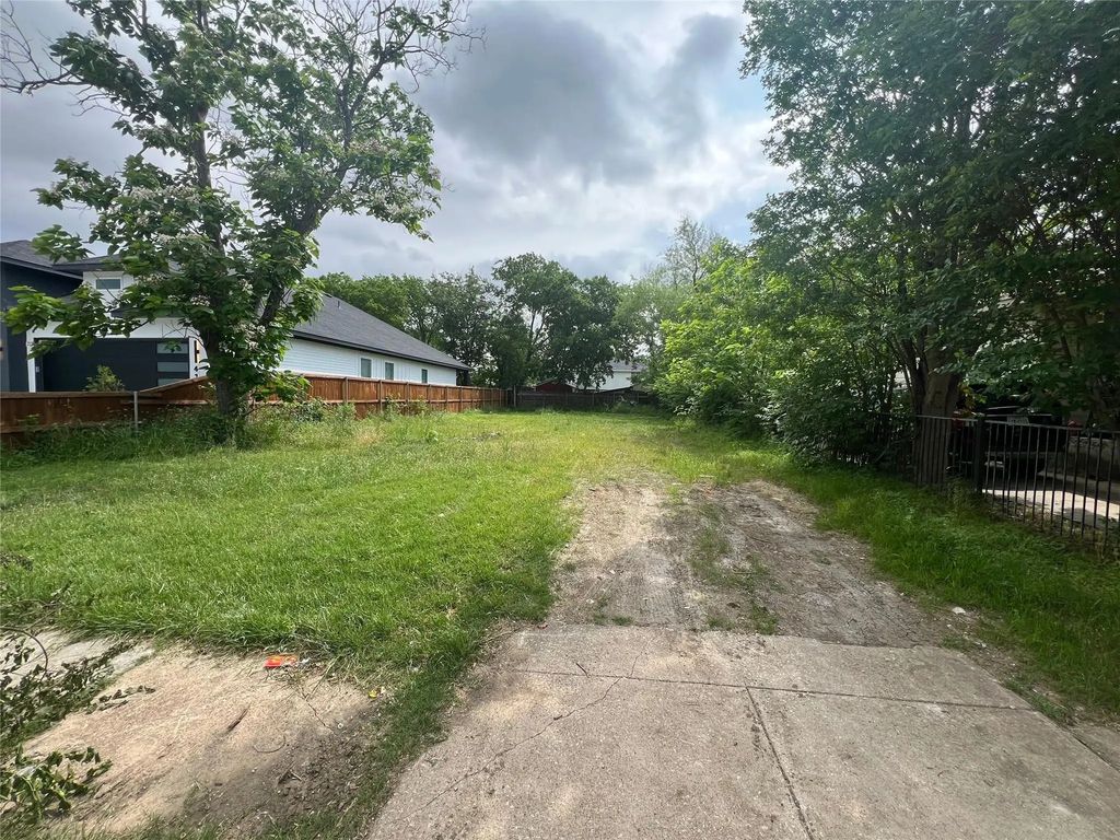 4126 Esmalda Street, Dallas