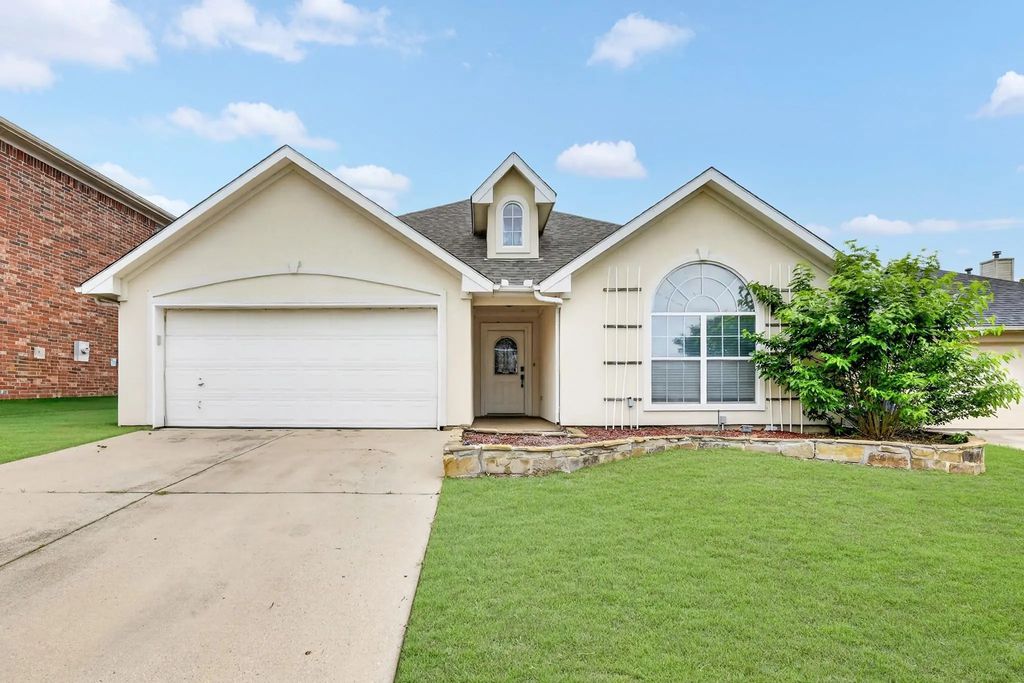 4933 Happy Trail, Fort Worth