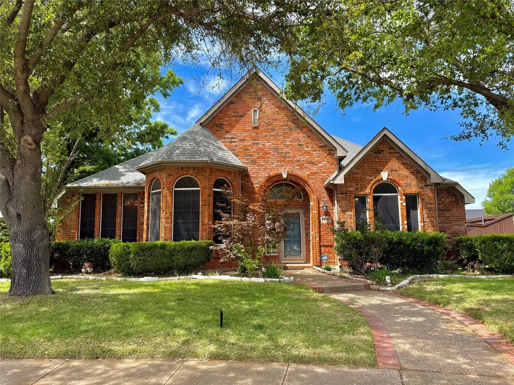 5425 Wood Creek Lane, Garland