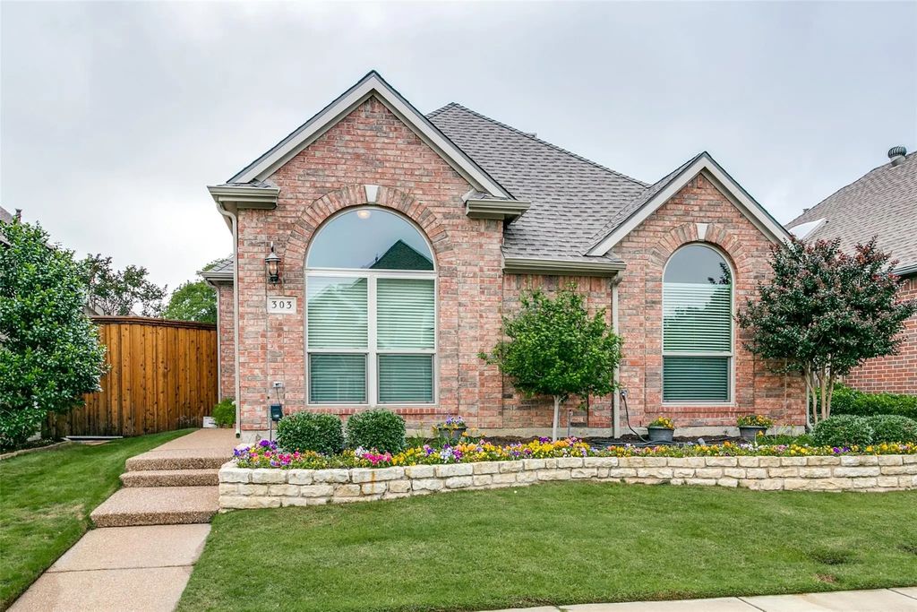 303 Old York Road, Irving