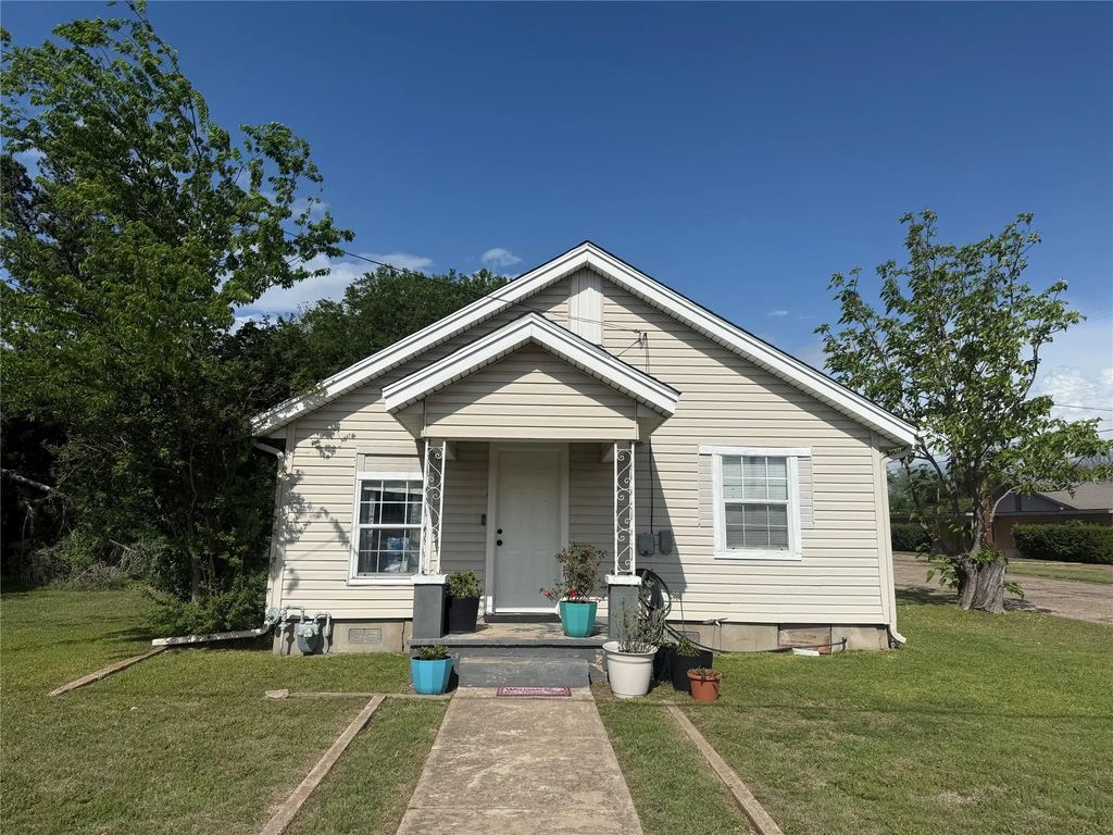 301 Cedar Street, Waco