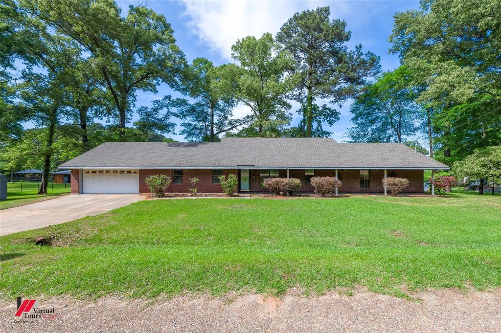 219 Covington Drive, Benton