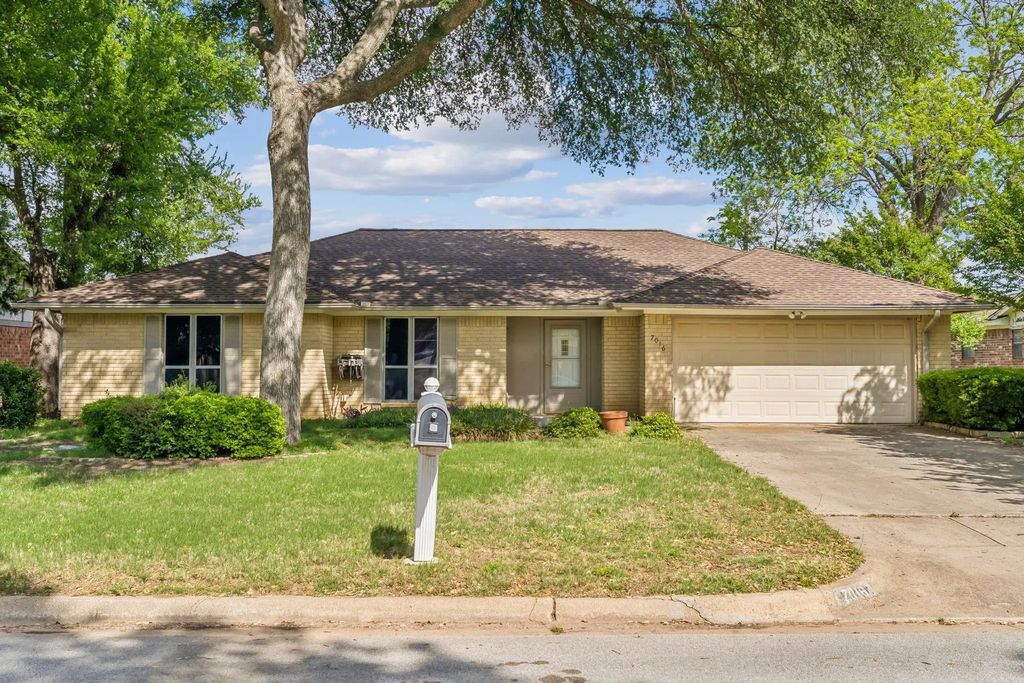7016 Briardale Drive, North Richland Hills