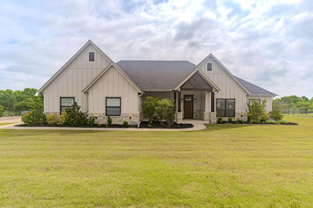 2120 Shady Grove Road, Weatherford