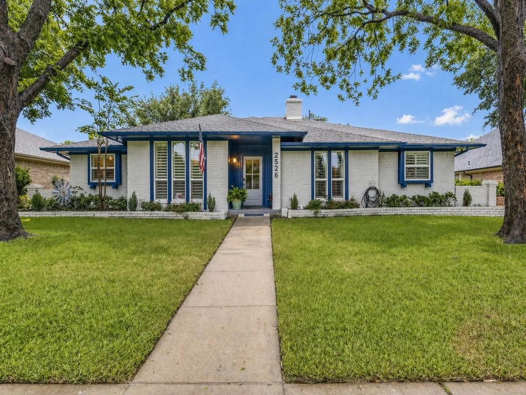 2526 Dove Creek Lane, Carrollton