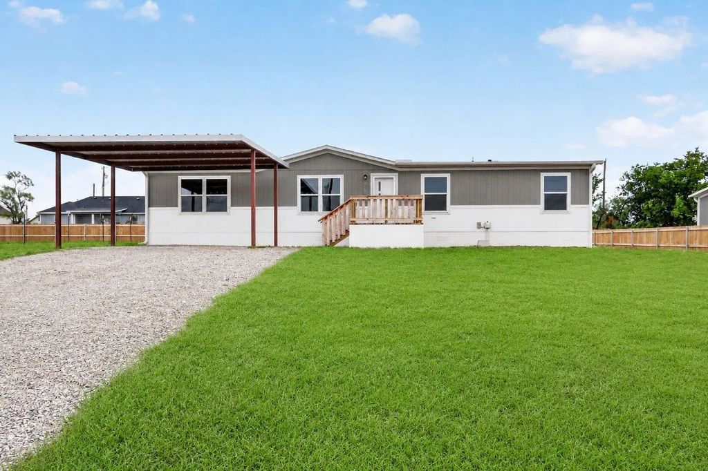 215 Overland Trail, Bridgeport