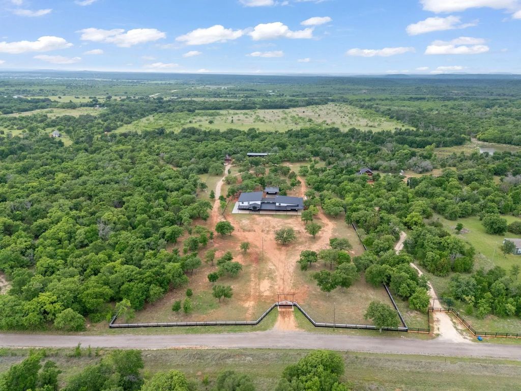 675 County Road 463, Stephenville