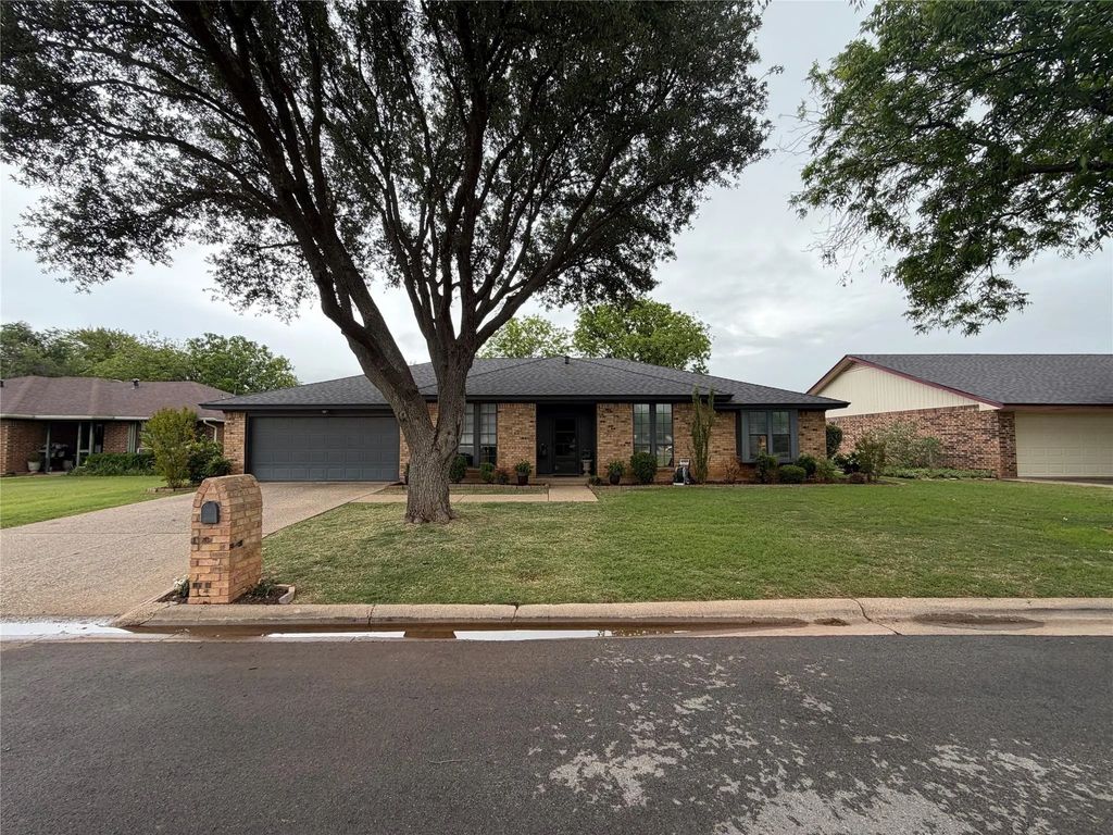 925 Manciples Way, Abilene