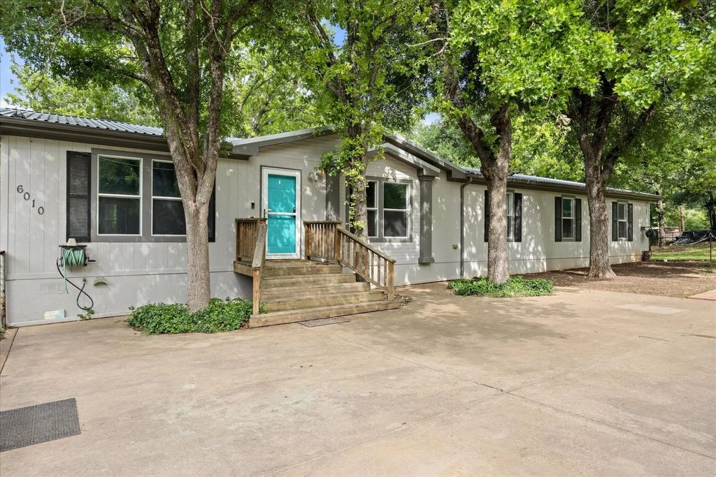 6010 Texas Trail, Granbury