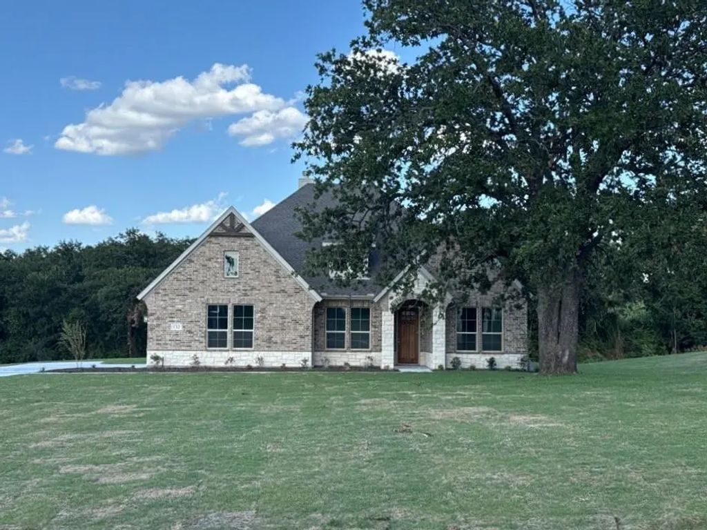 132 Oak Grove Way, Springtown