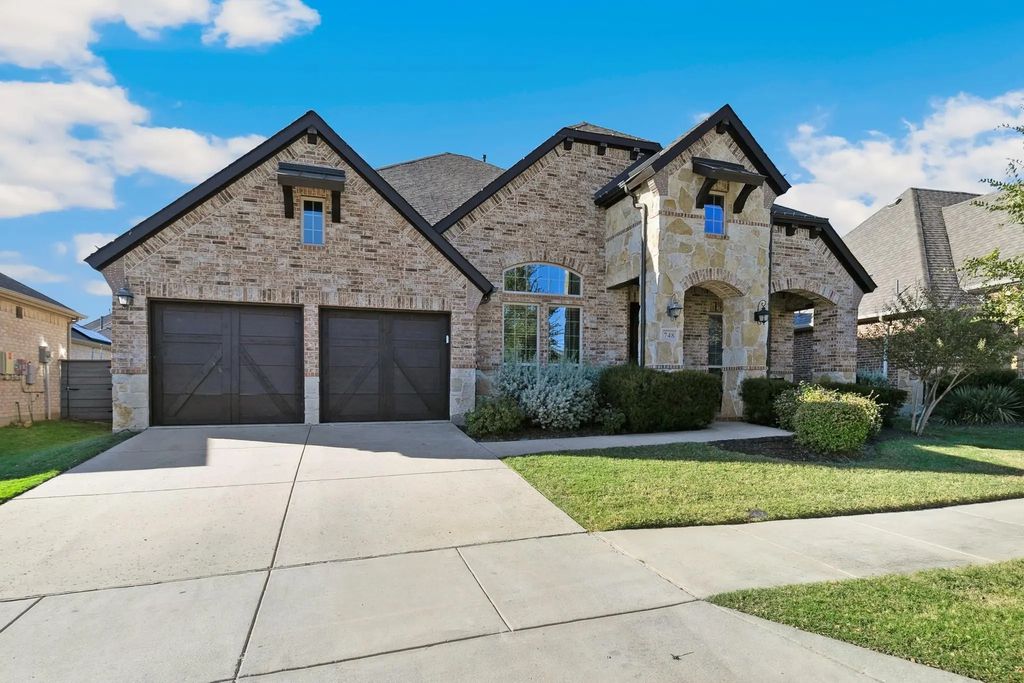 748 Fireside Drive, Little Elm