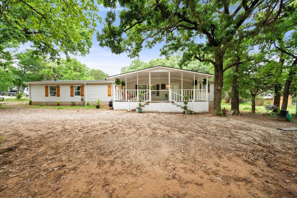 1849 County Road 429, Cleburne
