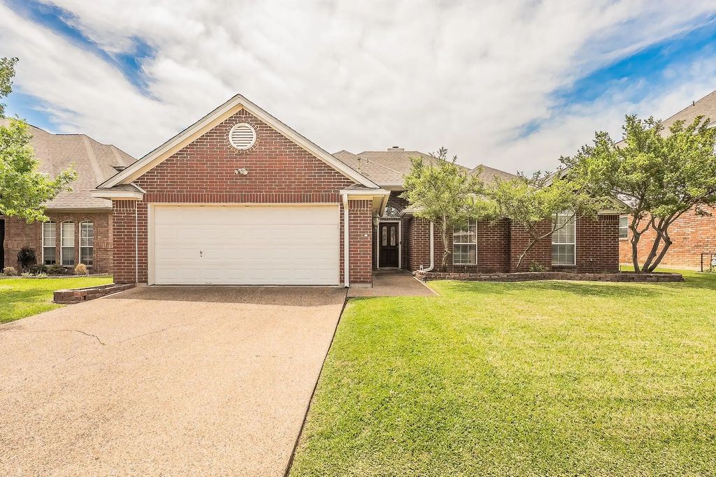 2720 Cedar Springs Court, Bedford