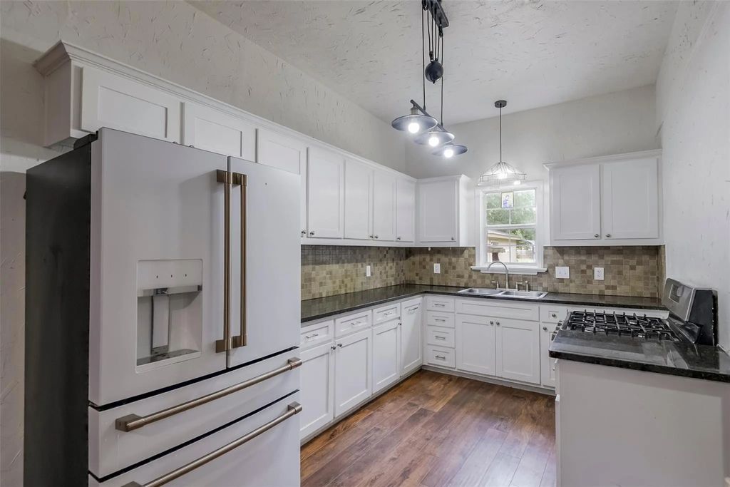 607 Williams Street, Waxahachie