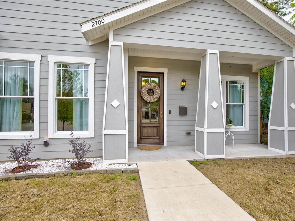 2700 Gladstone Drive, Dallas