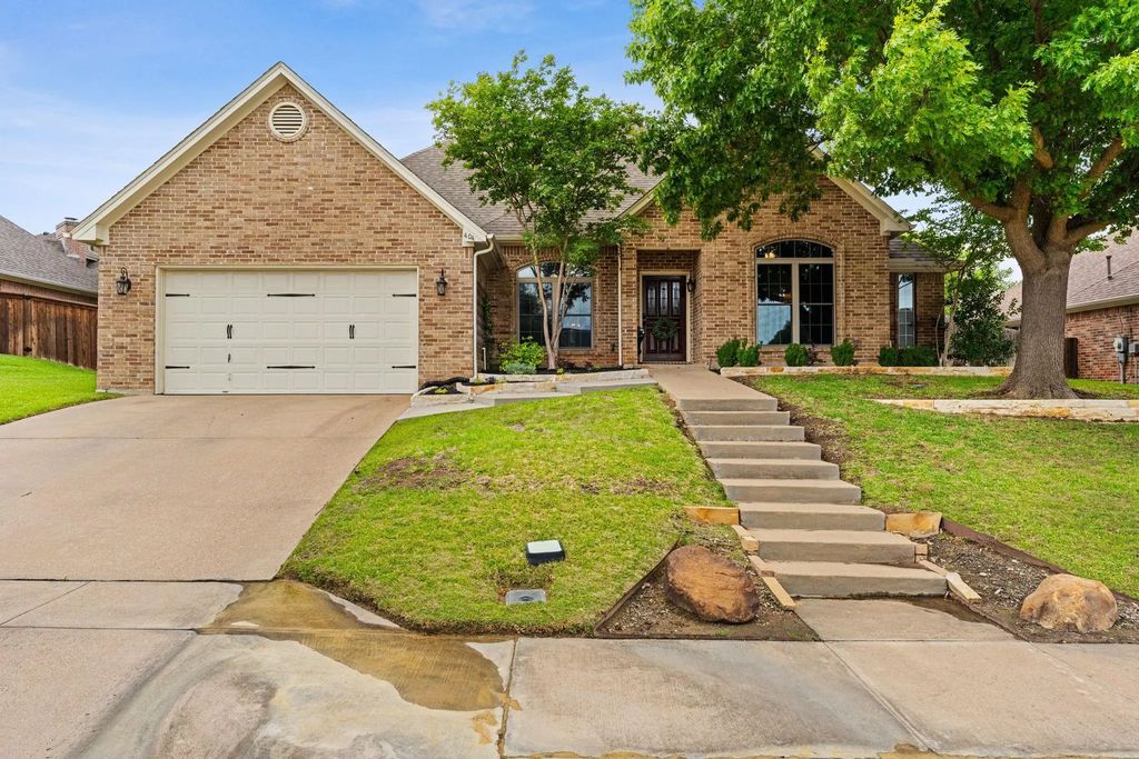 404 Arbor Lawn Drive, Burleson