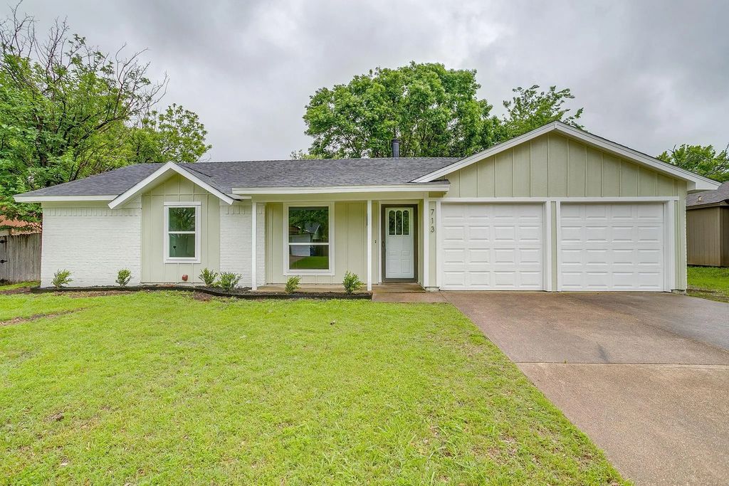 713 Vaughn Drive, Burleson