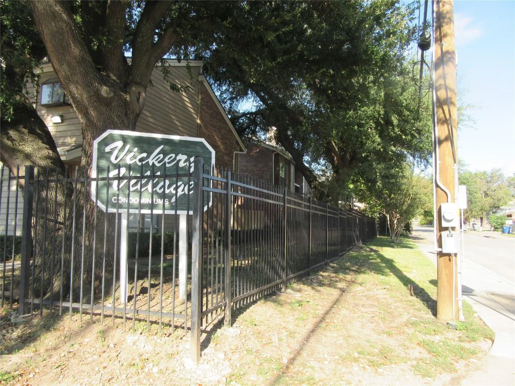 5750 Phoenix Drive 19, Dallas