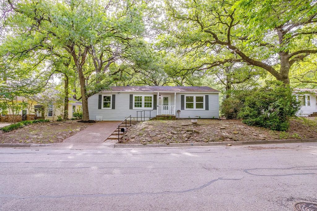 410 Case Street, Weatherford