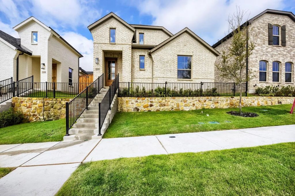 6004 Davis Knoll, Fort Worth