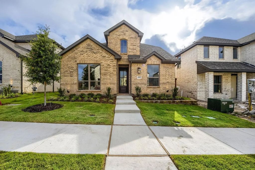 6005 Davis Knoll, Fort Worth