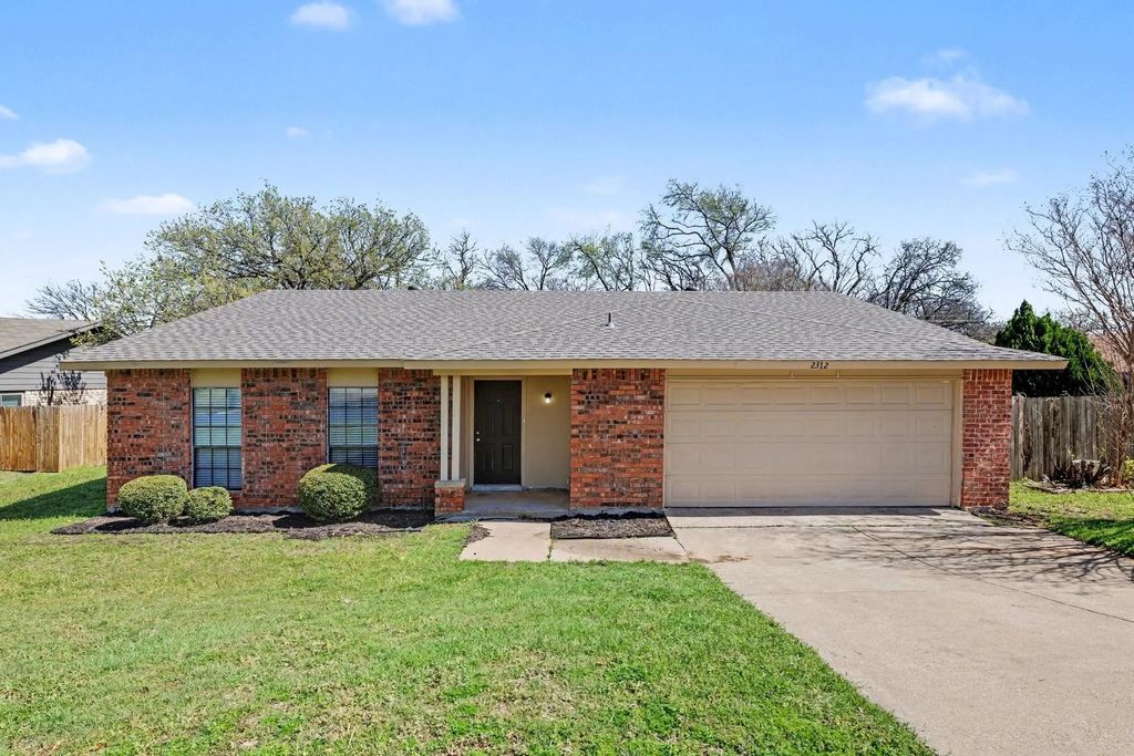 2312 Chinaberry Drive, Bedford