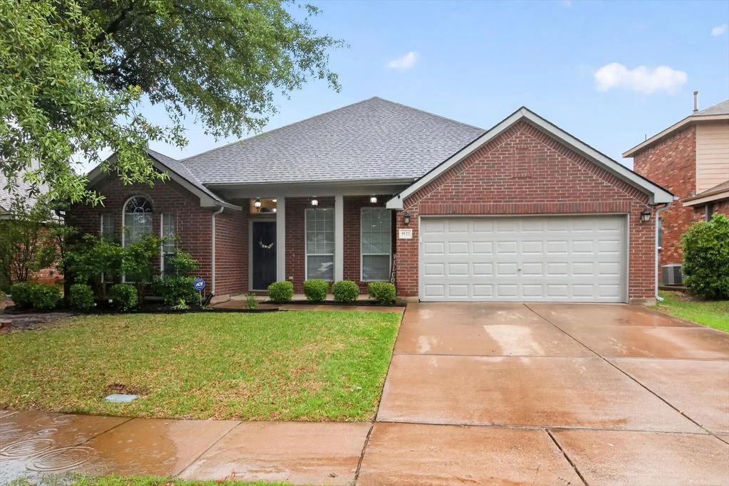 9122 Water Oak Drive, Arlington