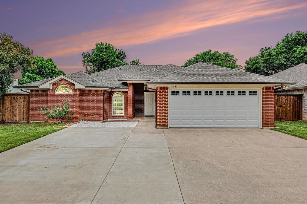 8432 Ruthette Drive, North Richland Hills
