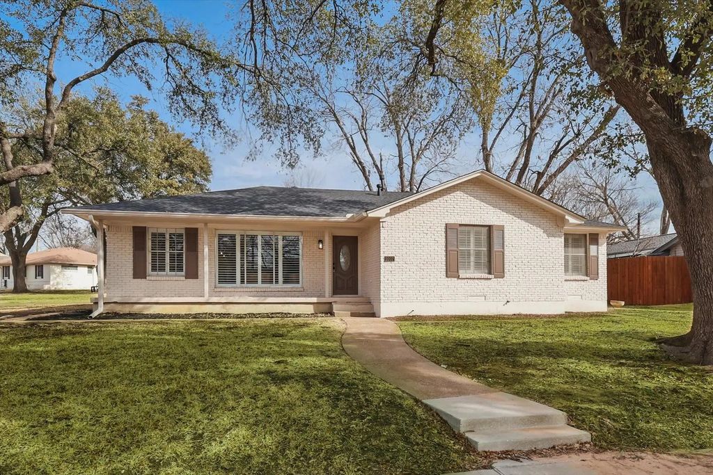 1007 Carroll Drive, Garland
