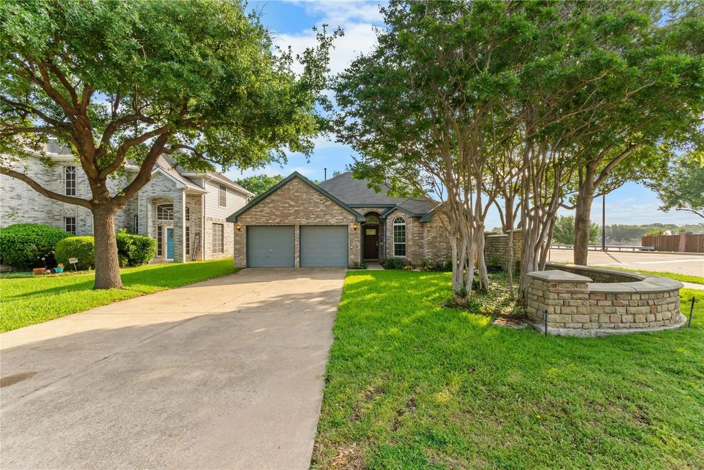 2400 Lakeshore Drive, Flower Mound
