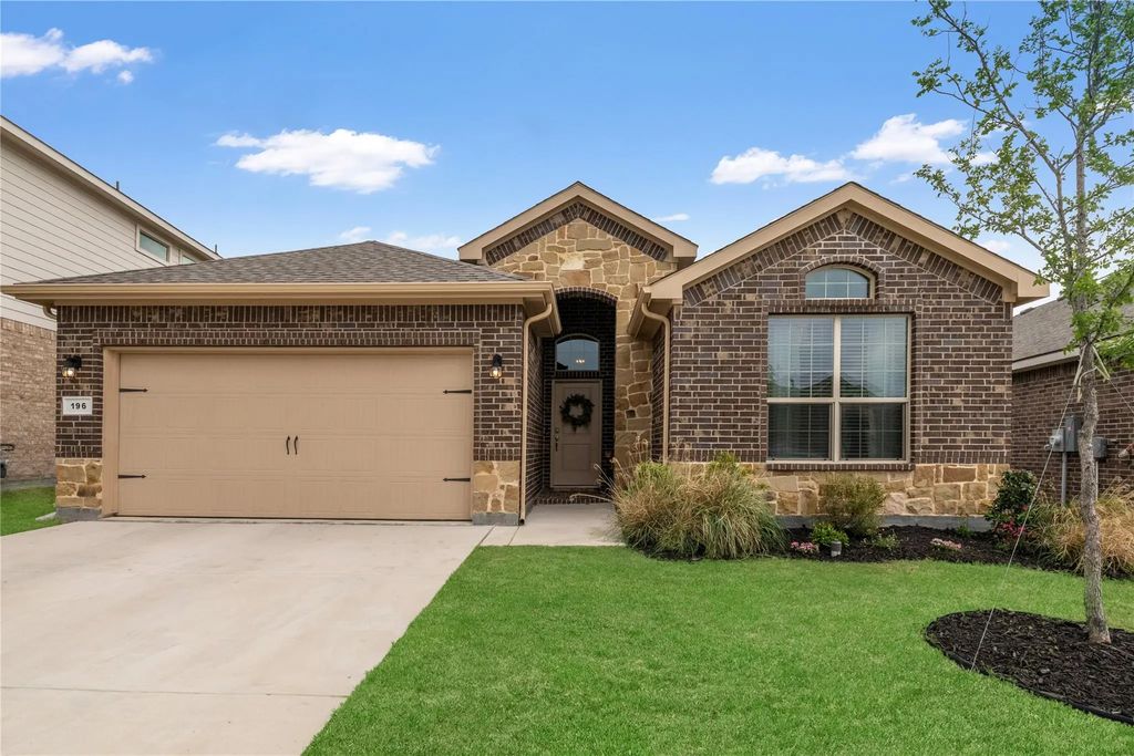 196 Tanager Drive, Rhome