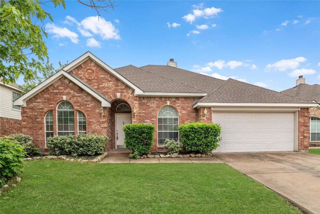 413 Cold Mountain Trail, Fort Worth