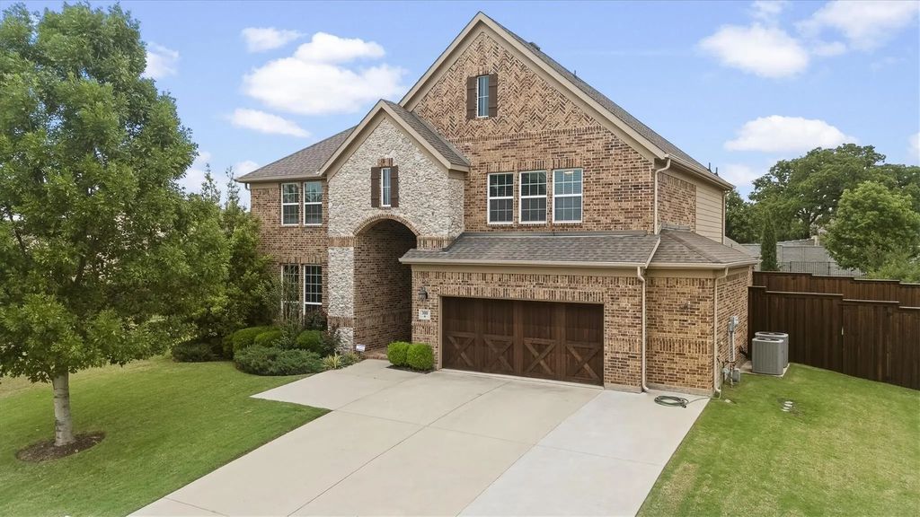 300 Pimlico Drive, Hickory Creek