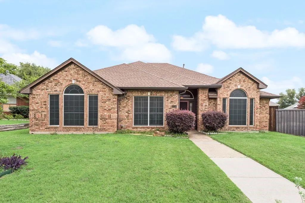 2114 Greenstone Trail, Carrollton