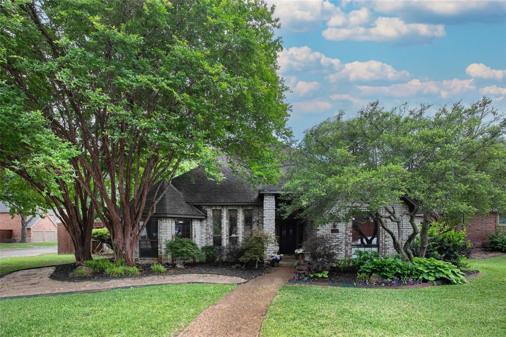 606 Winding Hollow Court, Coppell