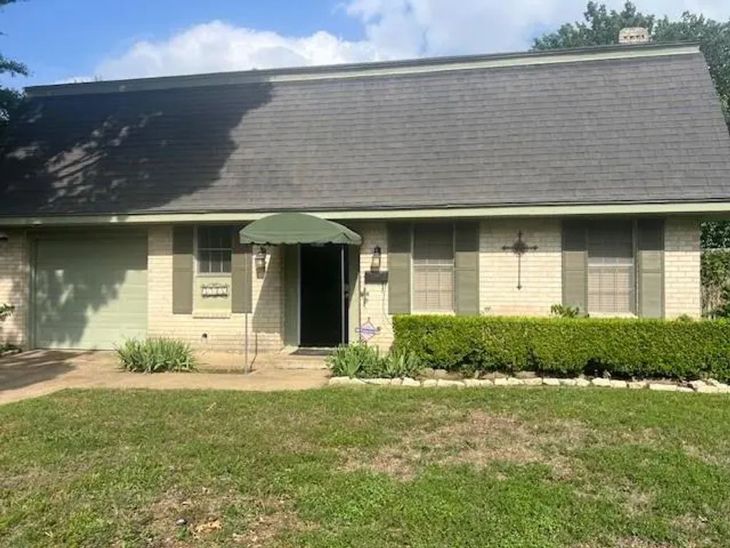 3506 Bangor Court E, Irving