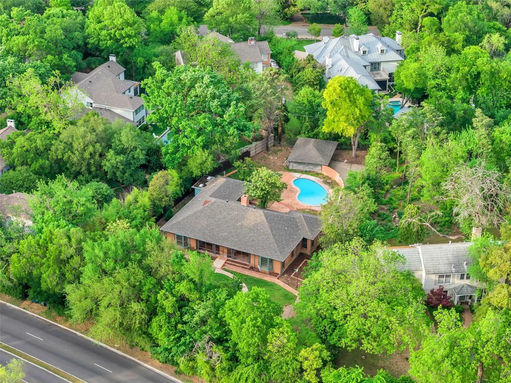8906 Inwood Road, Dallas